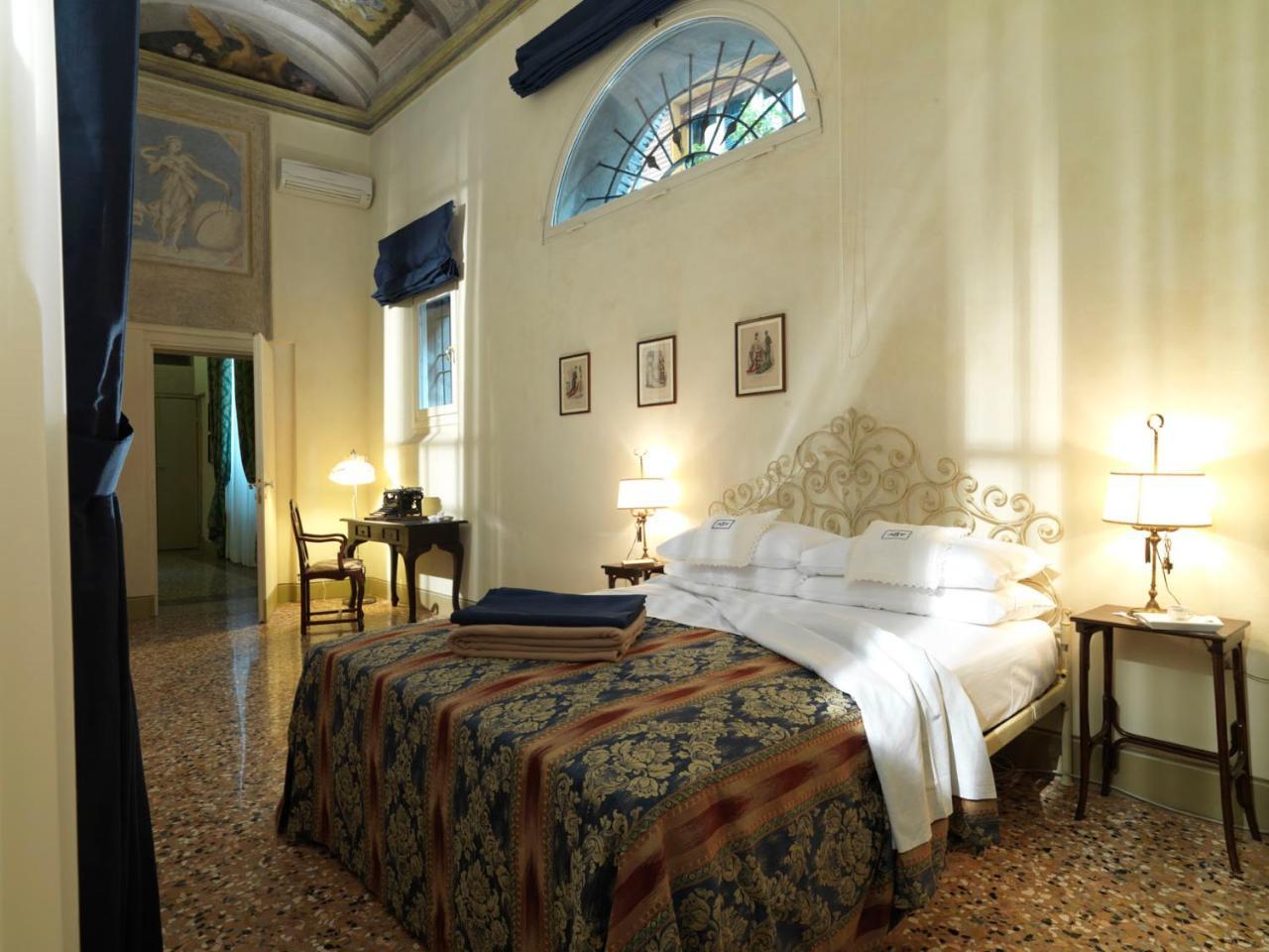 Antica Casa Zucchini B&B Bolonha Exterior foto